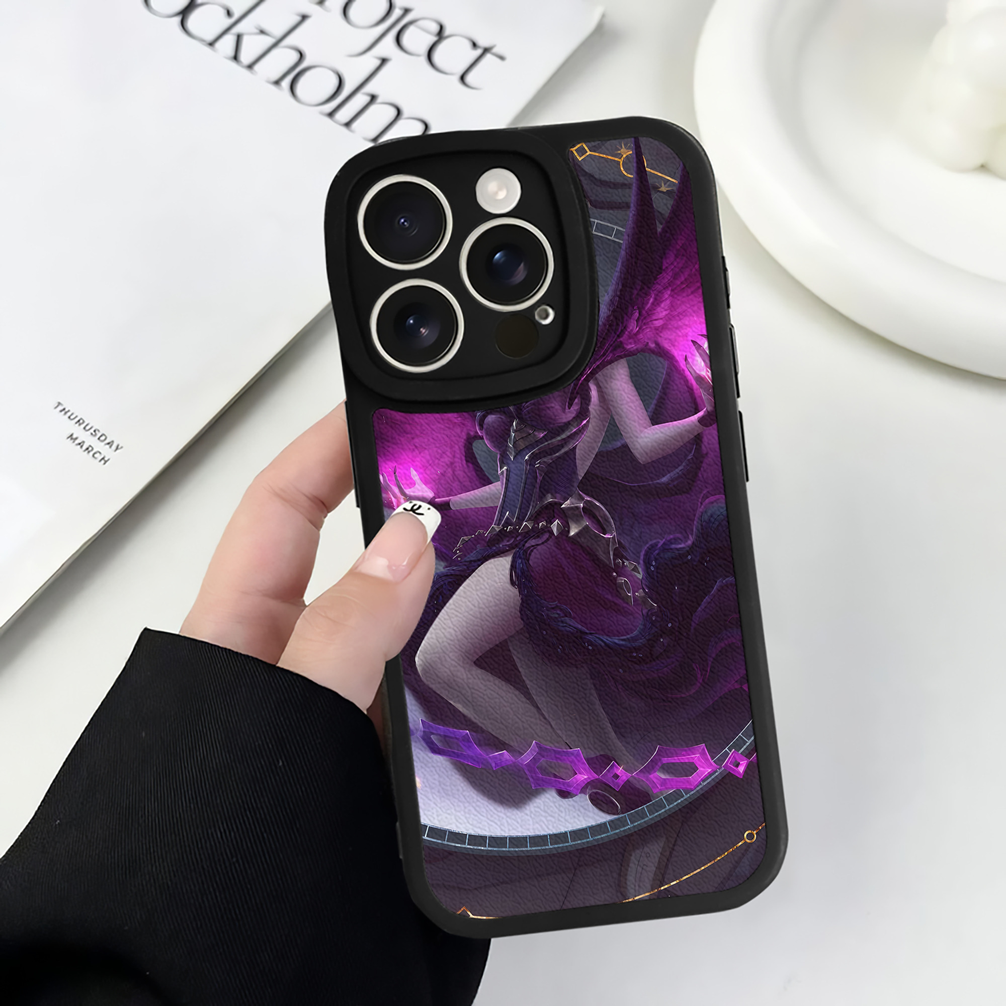 リーグ・オブ・レジェンド League of Legends LOL 【iPhone 16シリーズ対応】シリコンスマホケース（レザー調） 材質：シリコン